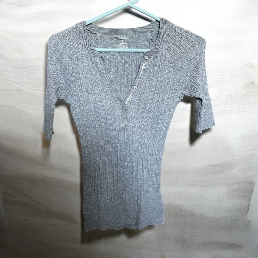 Mossimo Ribbed Henley Top – Size XS - Picture 3 of 5